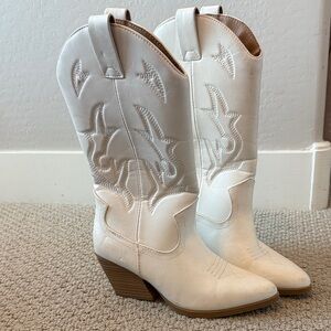 Soda White Heeled Western Boots